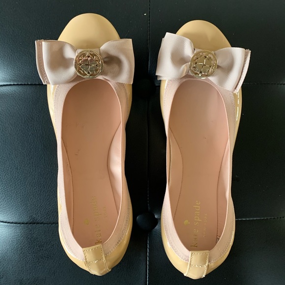 kate spade Shoes - NWOT Kate spade flats